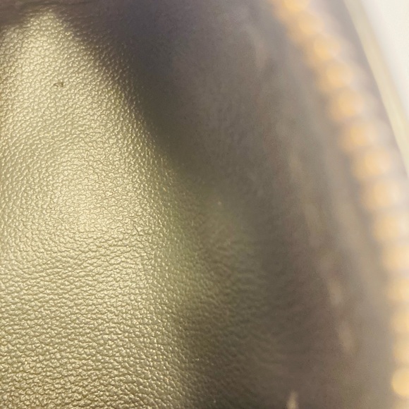 BLACK EPI COSMETIC POUCH - Picture 9 of 10